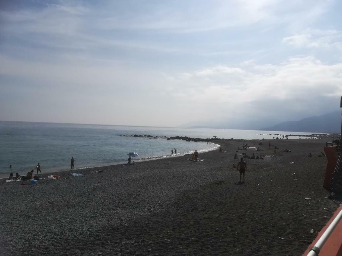 Le Case Del Sole Ventimiglia Exteriör bild