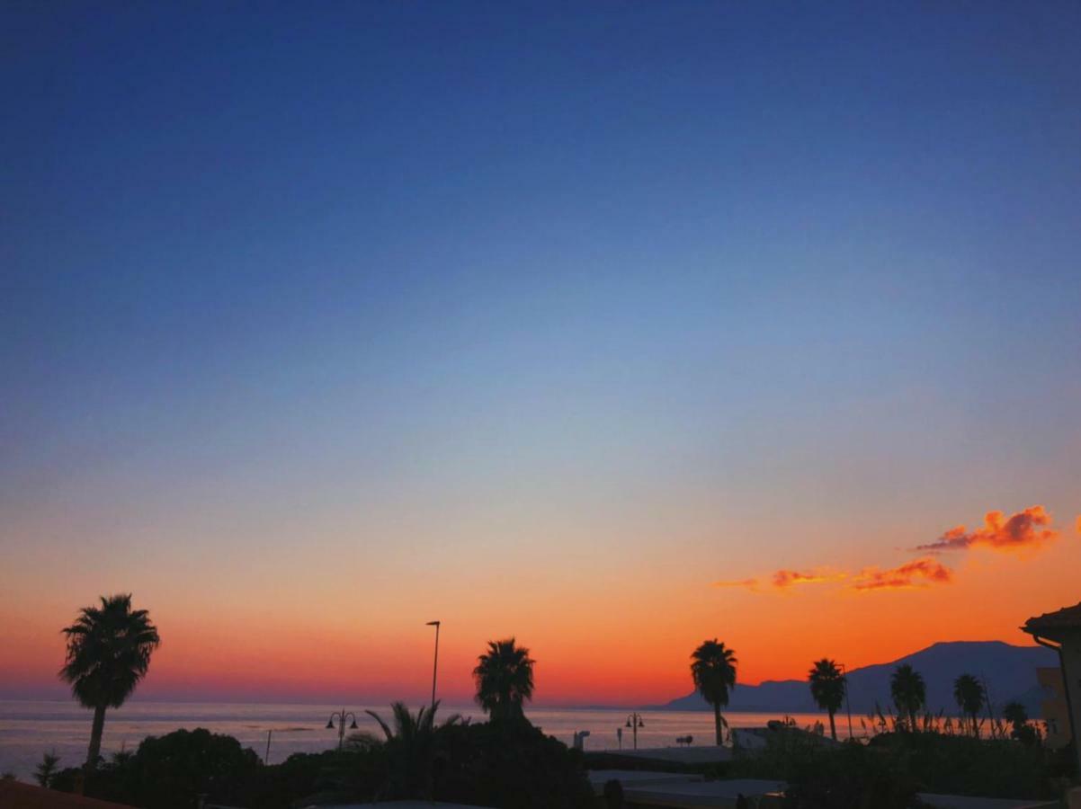 Le Case Del Sole Ventimiglia Exteriör bild